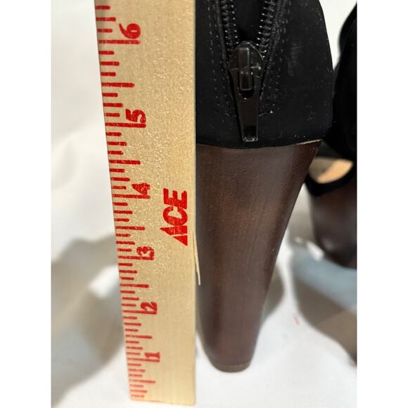 Report Womens Sz 8.5 Black Platform Chunky Ankle Heels fish net look Faux Suede - Picture 4 of 11